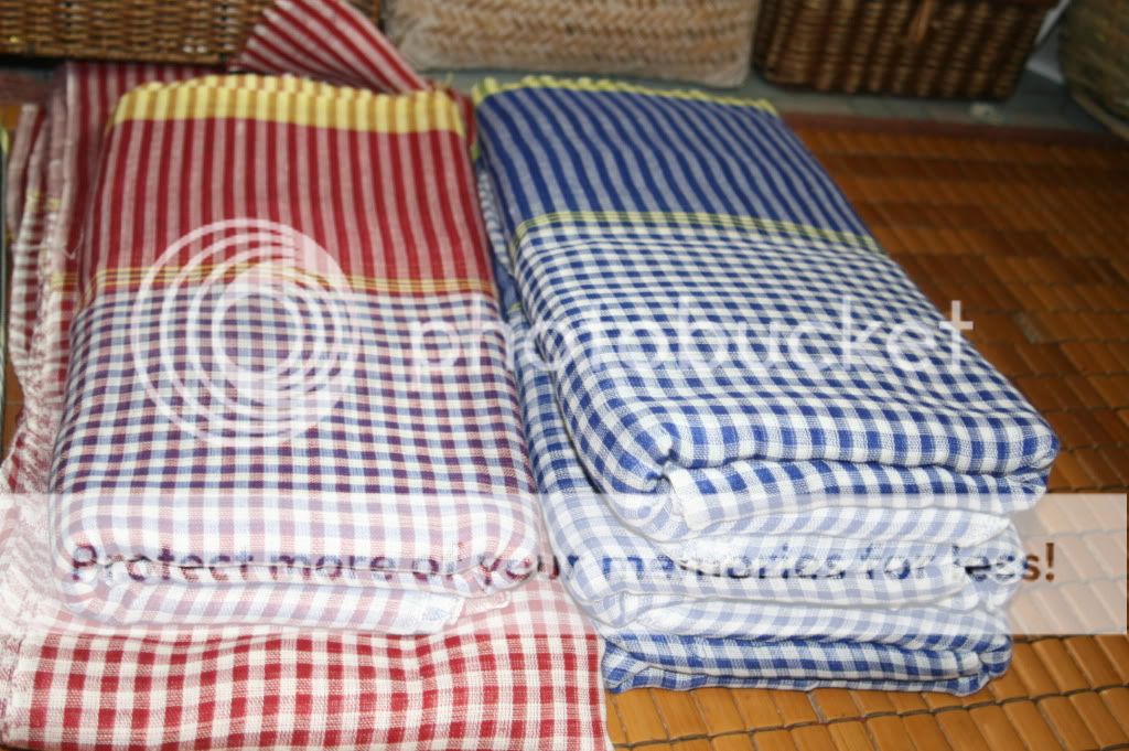 Mua ca cao lỏng và khăn rằn của dân miền Tây?