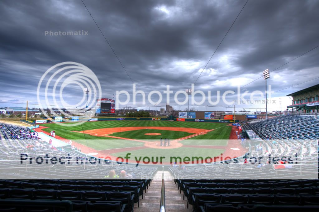 IMAGE: http://i633.photobucket.com/albums/uu60/DavidWelkerPhotography/008And2more.jpg